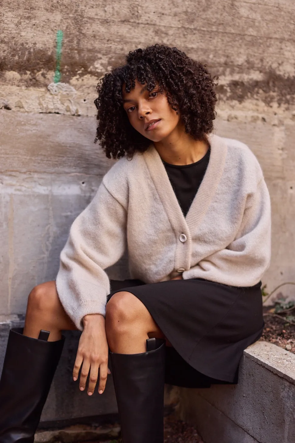 MOHAIR SHORT CARDIGAN -NEULETAKKI | VANILLA